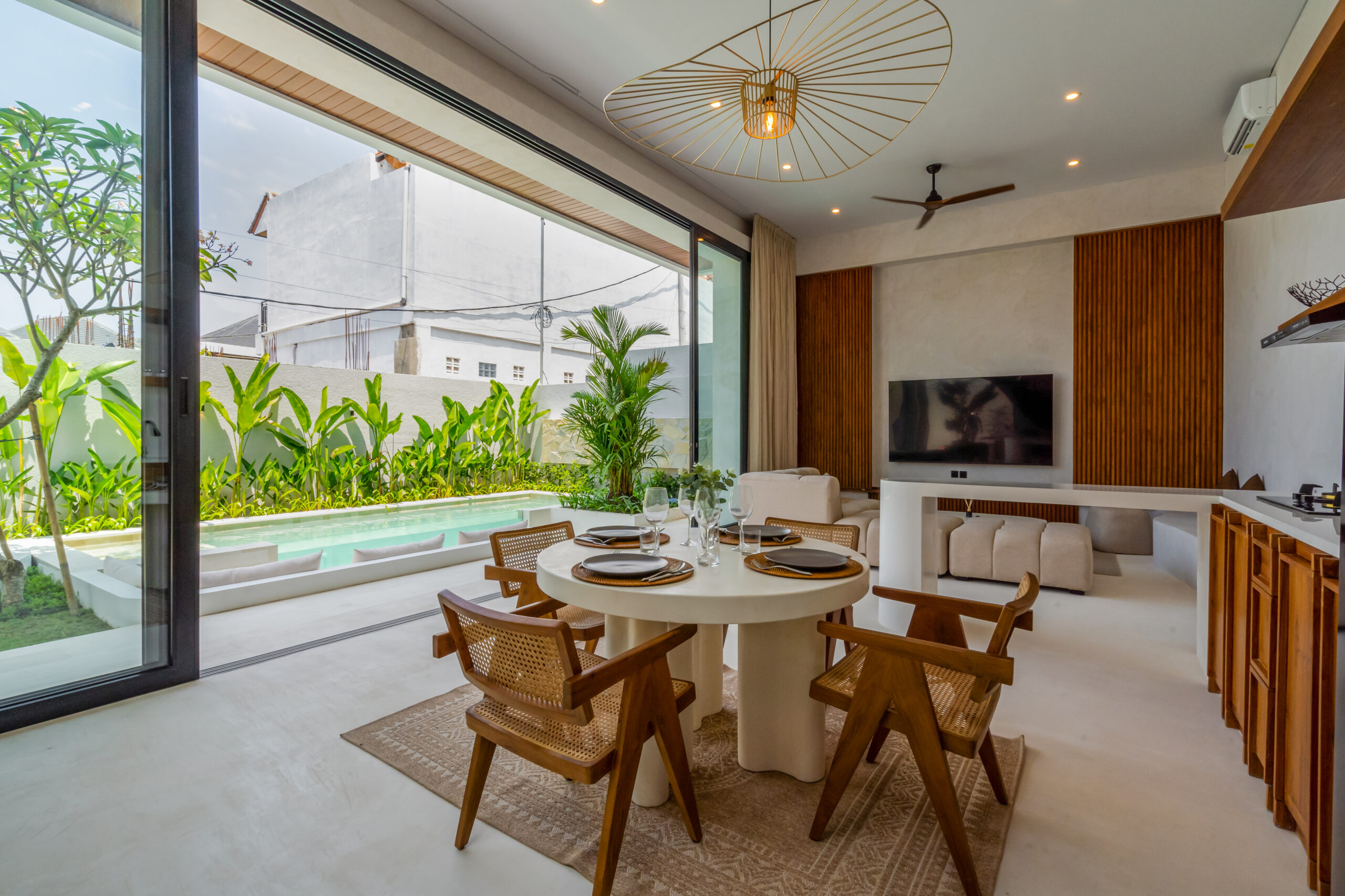 READY NOW 2 BEDROOM VILLA FOR SALE LEASEHOLD IN CANGGU BE-1793 
